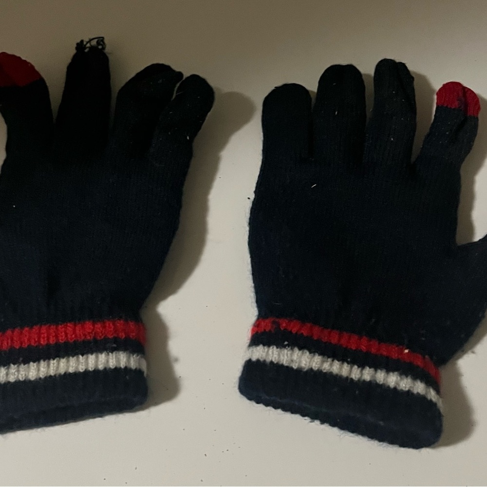 Mittens - Picture 3 of 3